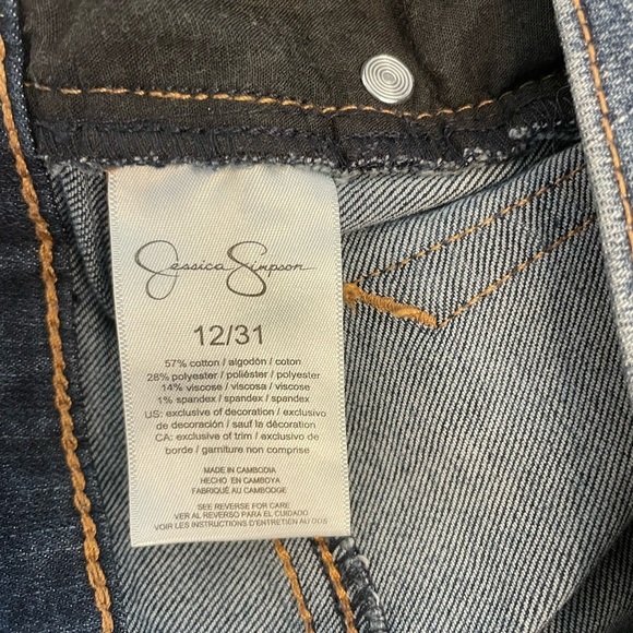 Jessica Simpson Jeans size 12/31 High Rise Forever Rolled Ankle. - Picture 5 of 7